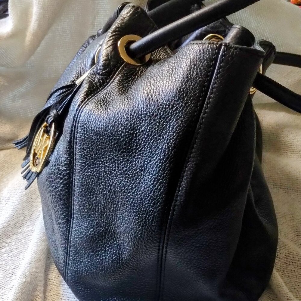 Michael Kors Black All Leather Hobo   Great Condition!! - Picture 2 of 4